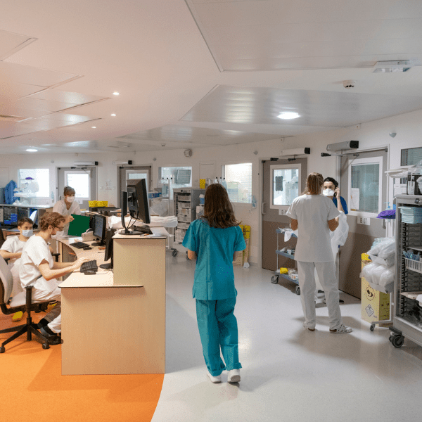 Le service de Réanimation et médecine intensive du CHU de Lille Le service de Réanimation et médecine intensive du CHU de Lille